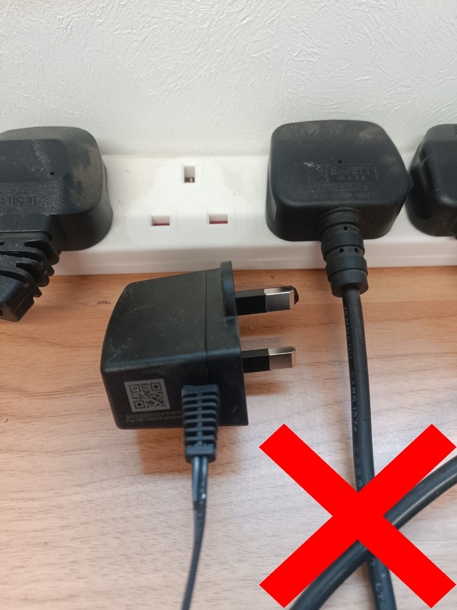 Network Switch Power Plug - Unplugged - RC.jpg